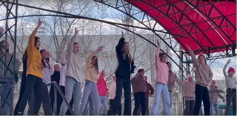 Первомайский танцевальный флешмоб.