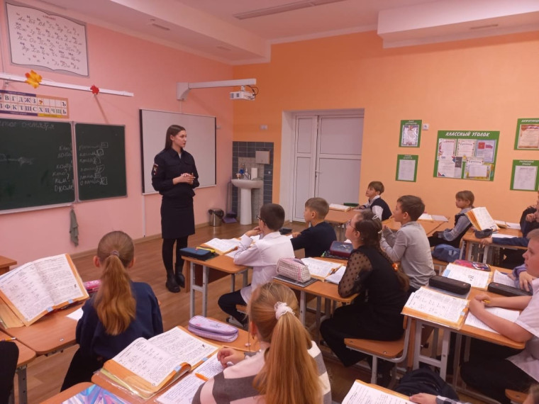 Профилактическая беседа с инспектором Госавтоинспекции МО МВД России «Боготольский».